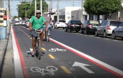 Revista Servioeste Sade e Meio Ambiente Obra custar US$ 1,5 milho A construção da ciclovia-modelo vai custar US$ 1,5 milhão, e a obra deve começar em fevereiro do ano que vem. O projeto está sendo elaborado...